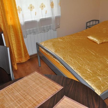 Ferienwohnung Przylesie Uniejów Exterior foto