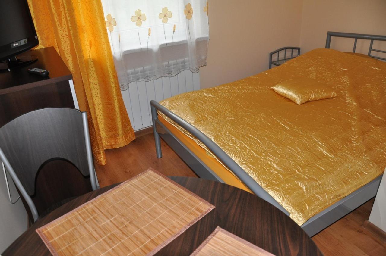Ferienwohnung Przylesie Uniejów Exterior foto