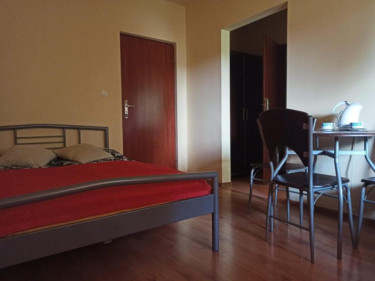Ferienwohnung Przylesie Uniejów Exterior foto