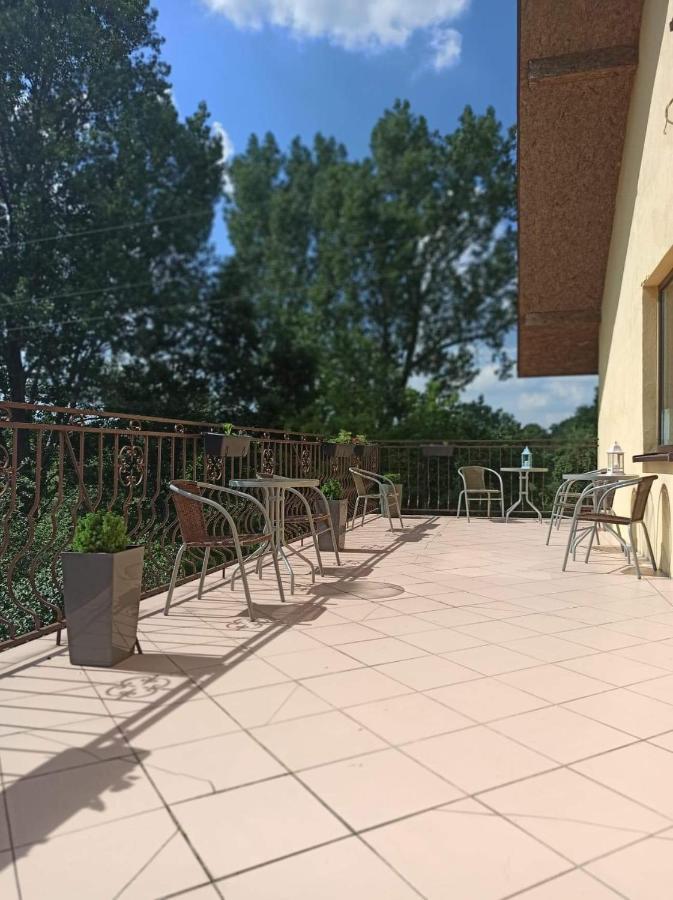 Ferienwohnung Przylesie Uniejów Exterior foto